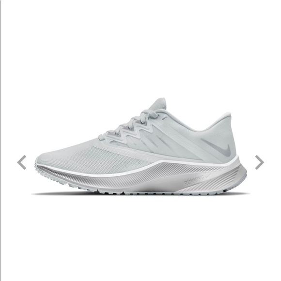 Nike quest 3 comfortable running shoes - Picture 2 of 3